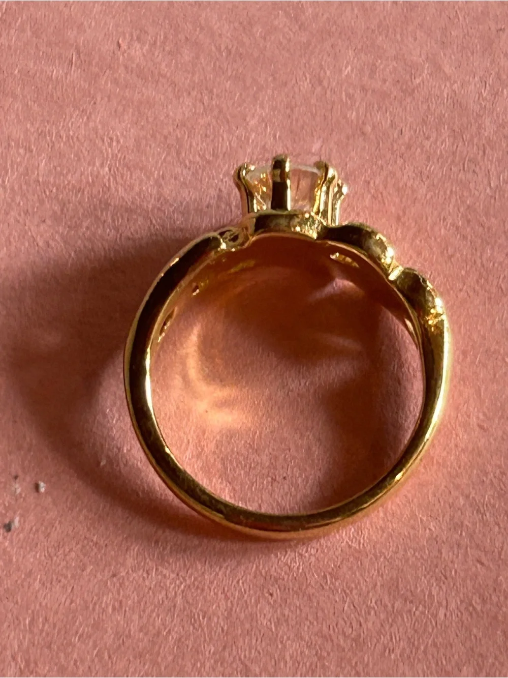 Women’s Vintage Gold Tone Ring with Clear Gemstones. Size 8